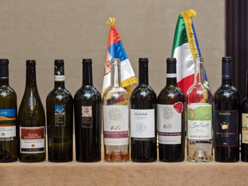 novost februar u znaku juga italije vinski magazin vino fino