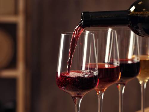 novost francuzi prepolovili potrošnju crvenog vina vinski magazin vino fino