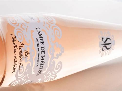 novost kitnjast spoj vinarstva i sveta visoke mode vinski magazin vino fino