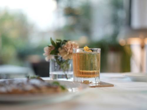 novost kokteli u jam-u inspirisani slovenskim mitovima vinski magazin vino fino