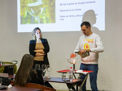novost mladi somelijeri takmiče se u poznavanju srpskih vina vinski magazin vino fino