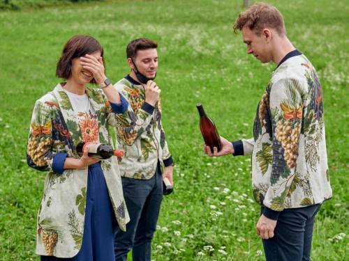 novost neverovatne uniforme u restoranu ane roš vinski magazin vino fino