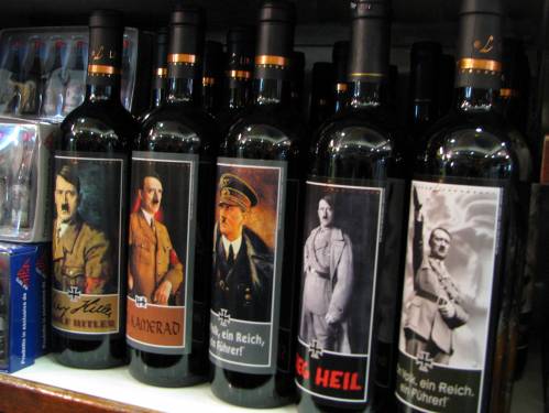 novost obustavlja se prodaja vina sa hitlerovim likom vinski magazin vino fino