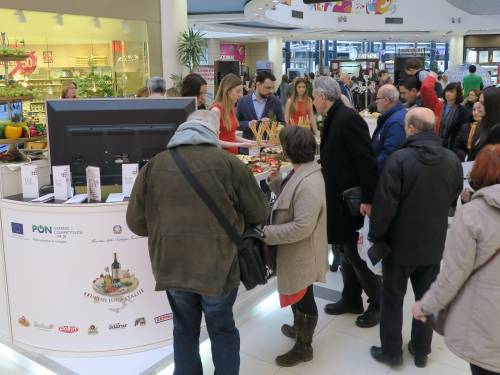 novost održana prezentacija hrane i vina sa juga italije vinski magazin vino fino