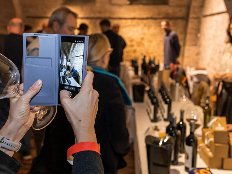 novost osmesi zdravice nove etikete i stari aduti salon prokupca u slici i reči vinski magazin vino fino