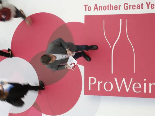 novost prowein 2022 u znaku šampanjca i organskih vina vinski magazin vino fino