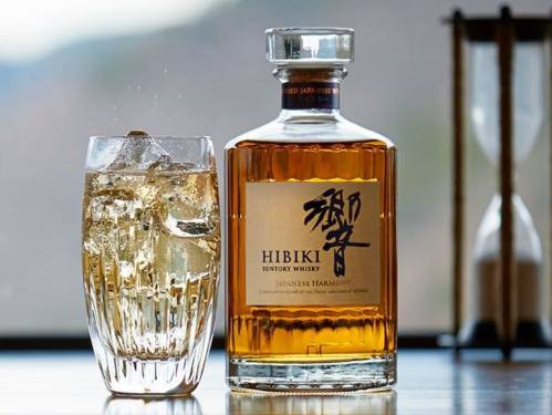 novost sklad japana u čaši viskija vinski magazin vino fino