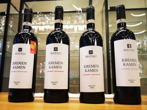 novost stigao je novi kremen kamen vinski magazin vino fino