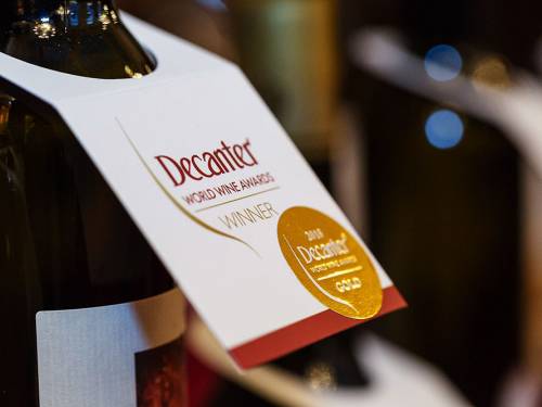 novost u toku je ocenjivanje vina za dekanterove nagrade vinski magazin vino fino