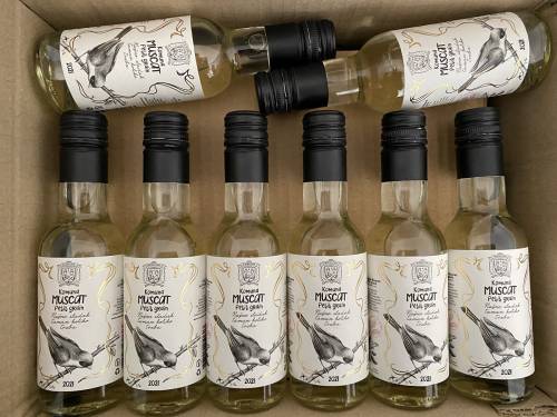 novost vina fruškogorske kuće komuna poletela u nebo vinski magazin vino fino