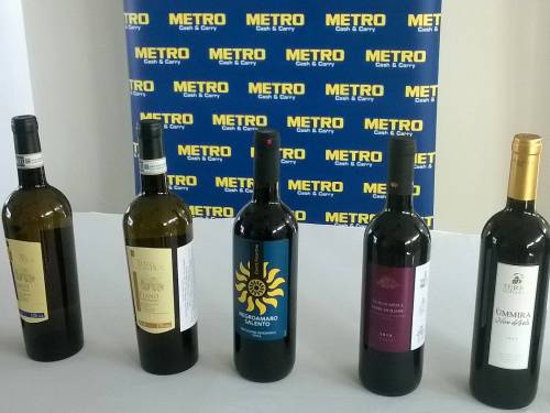 novost vina sa juga italije oduševila goste metro horeca centra vinski magazin vino fino