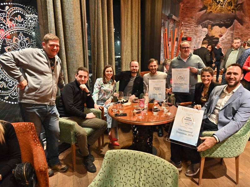novost vino čestitke nagrade poljupci i zdravice vinski magazin vino fino