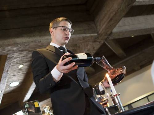 novost vuk vuletić vratio se u ugostiteljstvo vinski magazin vino fino
