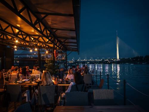 restoran tri lepe vinski magazin vino fino