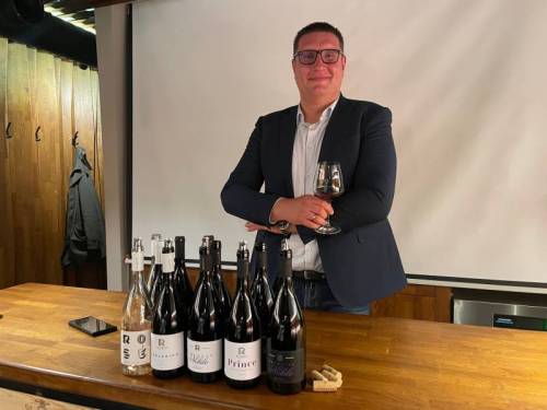 izdvojeno moderna elegancija a iz Župe vinski magazin vino fino
