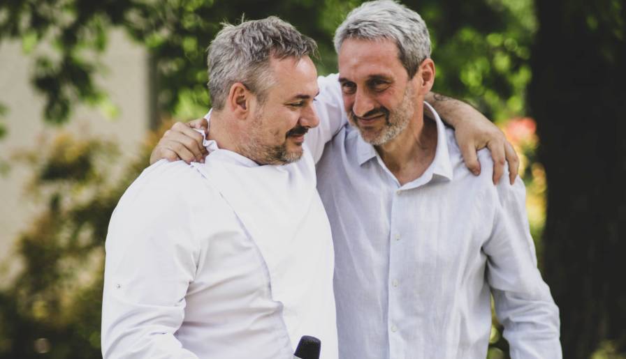 izdvojeno nakon Čeneja karavan za bašu stiže u cveće zla vinski magazin vino fino