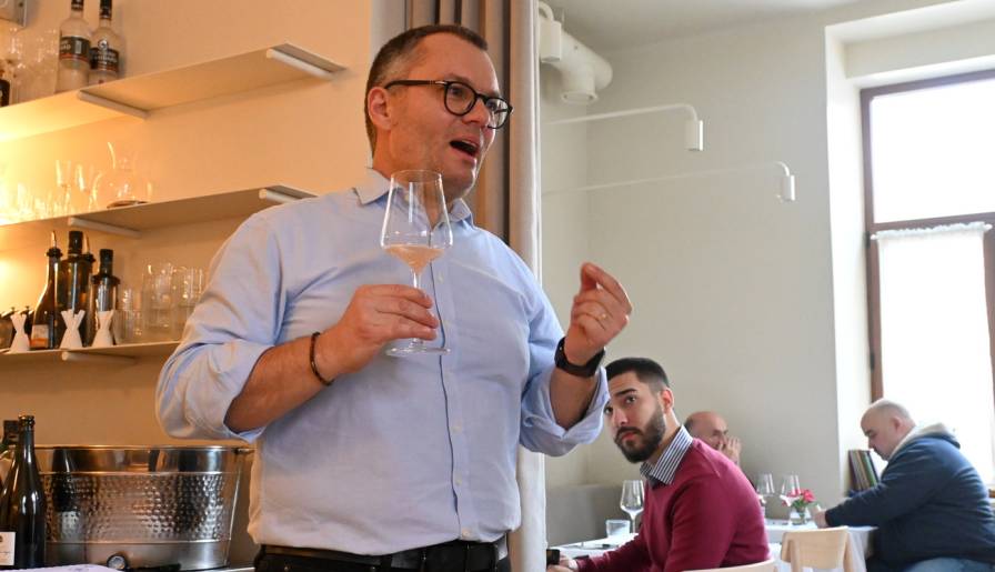 izdvojeno Šampanja na kakvu nismo navikli vinski magazin vino fino