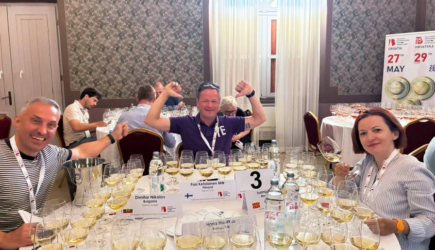 izdvojeno srpski roze i polusuvo vino - najbolji na balkanu vinski magazin vino fino