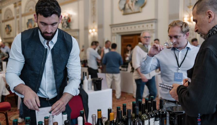 izdvojeno uzbudljive vinske regije na sajmu u londonu vinski magazin vino fino
