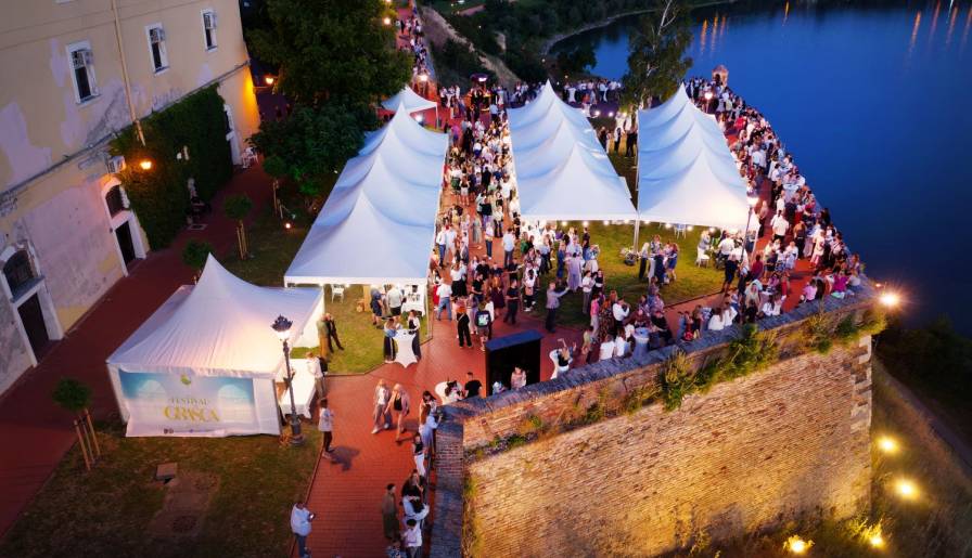 izdvojeno uživanje do poslednje kapi vinski magazin vino fino