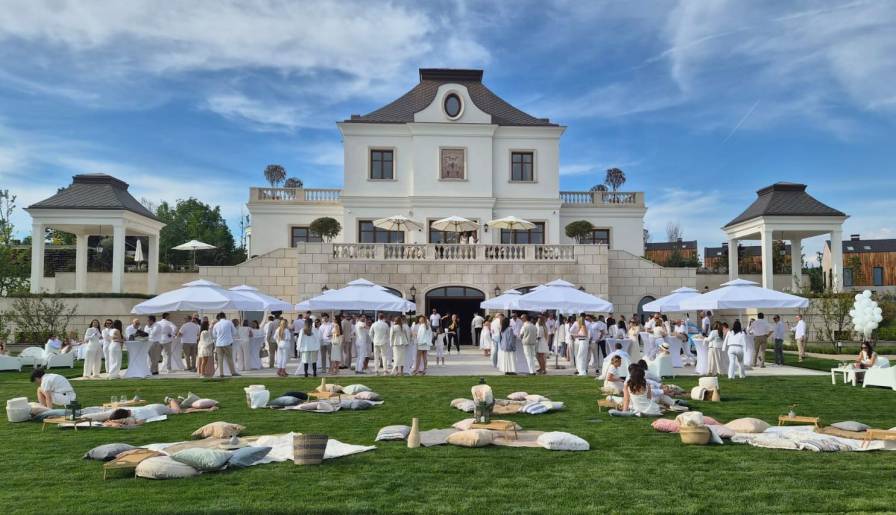 izdvojeno vinski žur u belom vinski magazin vino fino