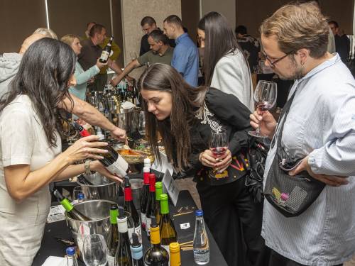 novost predstavljeni odabrani delikatesi i vina iz Španije vinski magazin vino fino