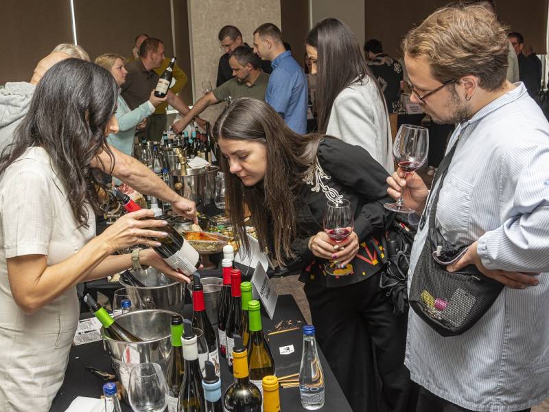 novost predstavljeni odabrani delikatesi i vina iz Španije vinski magazin vino fino