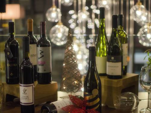novost proslavljen peti rođendan magazina vino fino vinski magazin vino fino