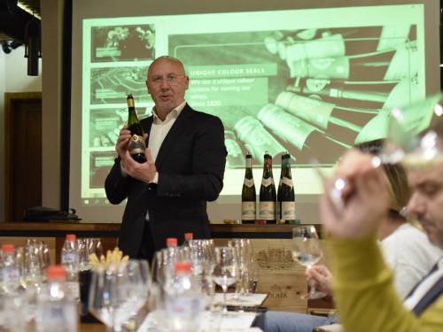 novost rizlinzi vinarije stare devet vekova plene svežinom vinski magazin vino fino