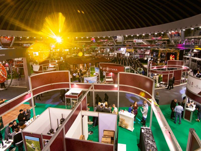 novost sajam wine vision by open balkan svečano je otvoren vinski magazin vino fino